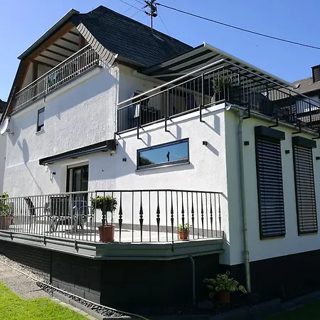 Apartament Haus Korjaesser