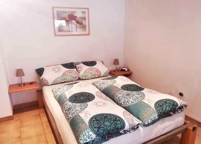 Haus Korjaesser アパート *